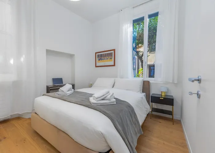 Solari Apartment, In Milan Design Area, Near Tortona District, Milano