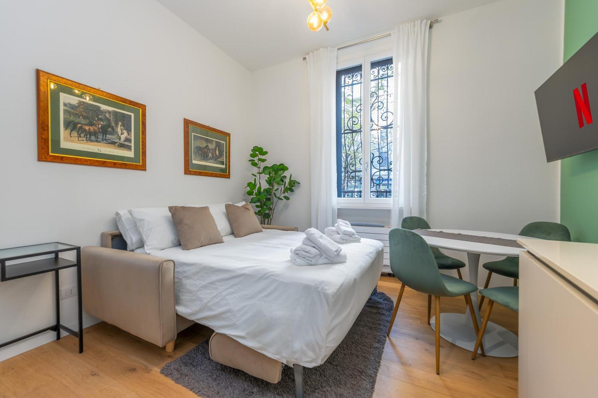 Solari Apartment, In Design Area, Near Tortona District, Milan