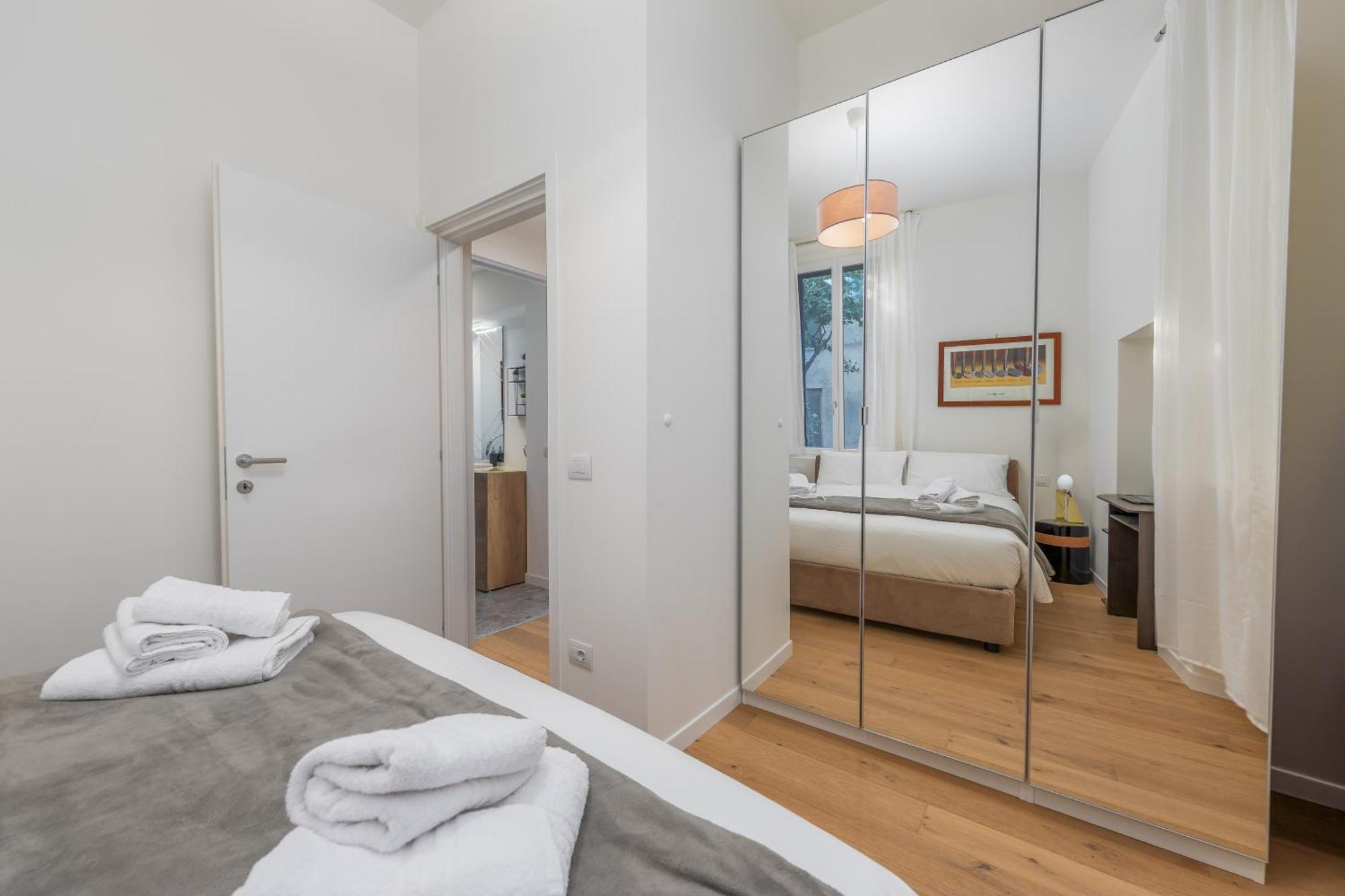 Solari Apartment, In Design Area, Near Tortona District, Appartement *